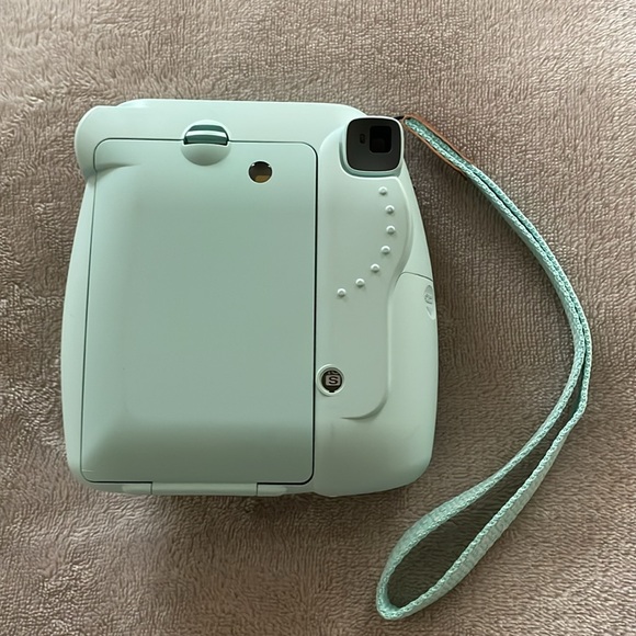 Fujifilm Instax Mini 9 Instant Camera, Ice Blue - Picture 3 of 6